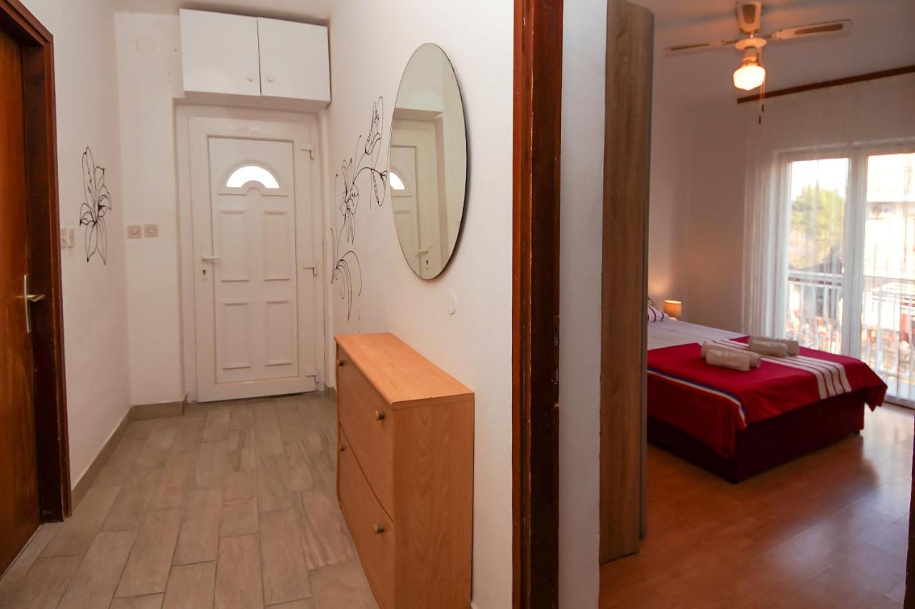 Apartment Ajdukovic Vodice Buitenkant foto