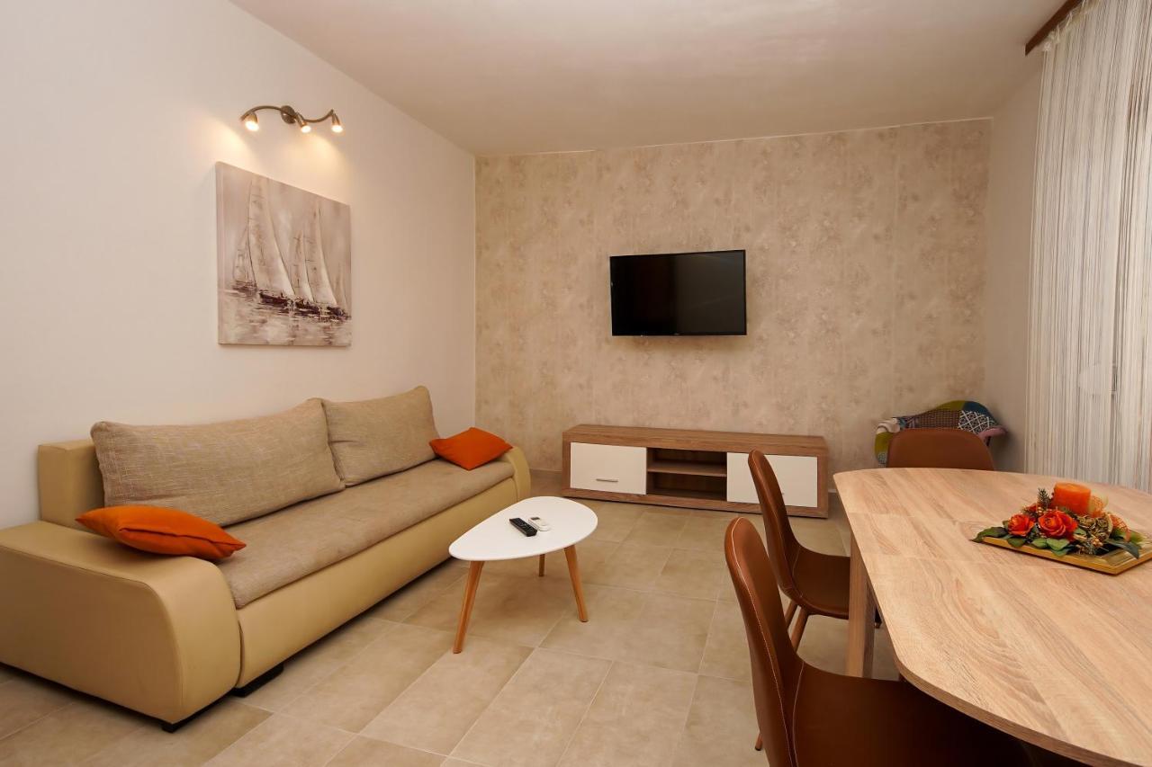 Apartment Ajdukovic Vodice Buitenkant foto